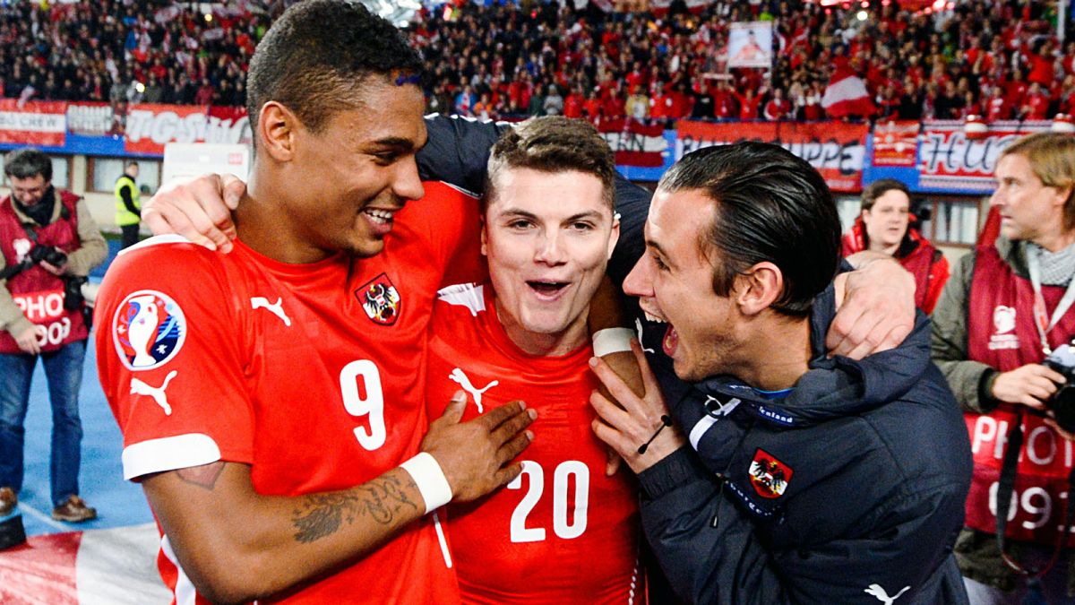 Ένας μήνας πριν τη διακοπή