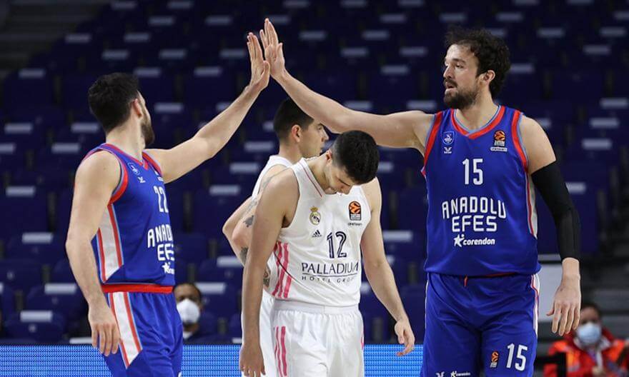 Combo, τρίποντα, φάουλ και χάντικαπ έχει ο μπαξές