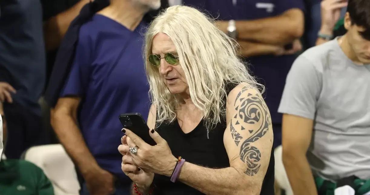 Στα Paparazzi μας: Δαίμονες