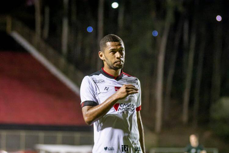 Παίζει τα ρέστα της για την παραμονή