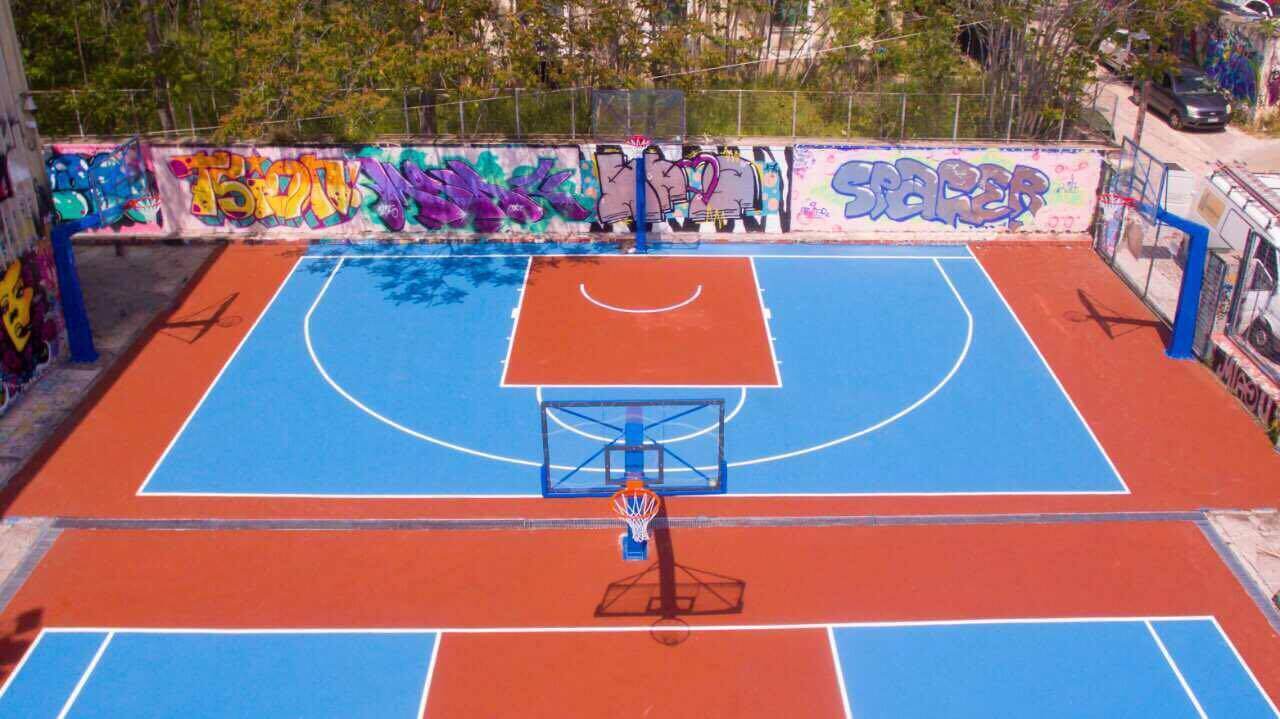 Άσε τους τρελούς στην τρέλα τους