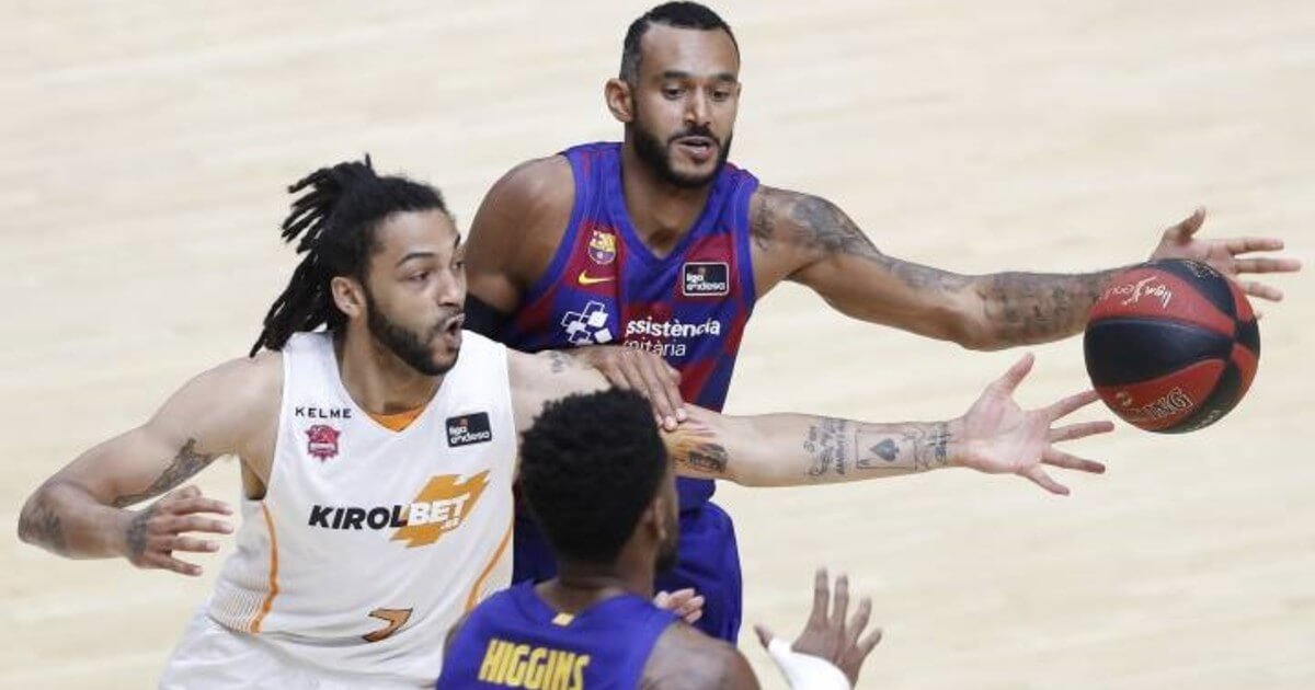 Μπλαουγκράνα και “νυχτερίδες” σε πρώτο πλάνο!