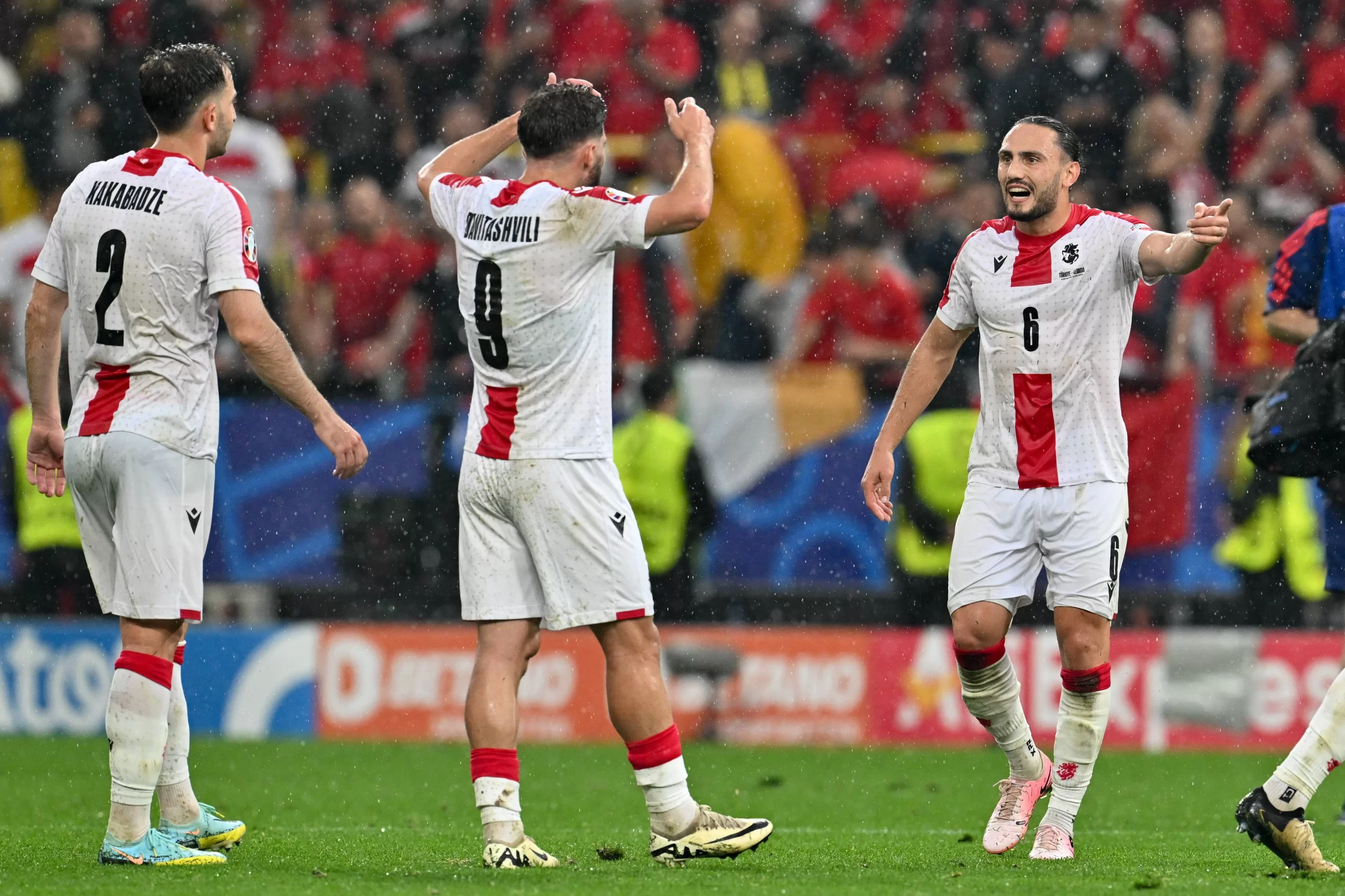 Iδια ματσάρα έναν χρόνο μετά