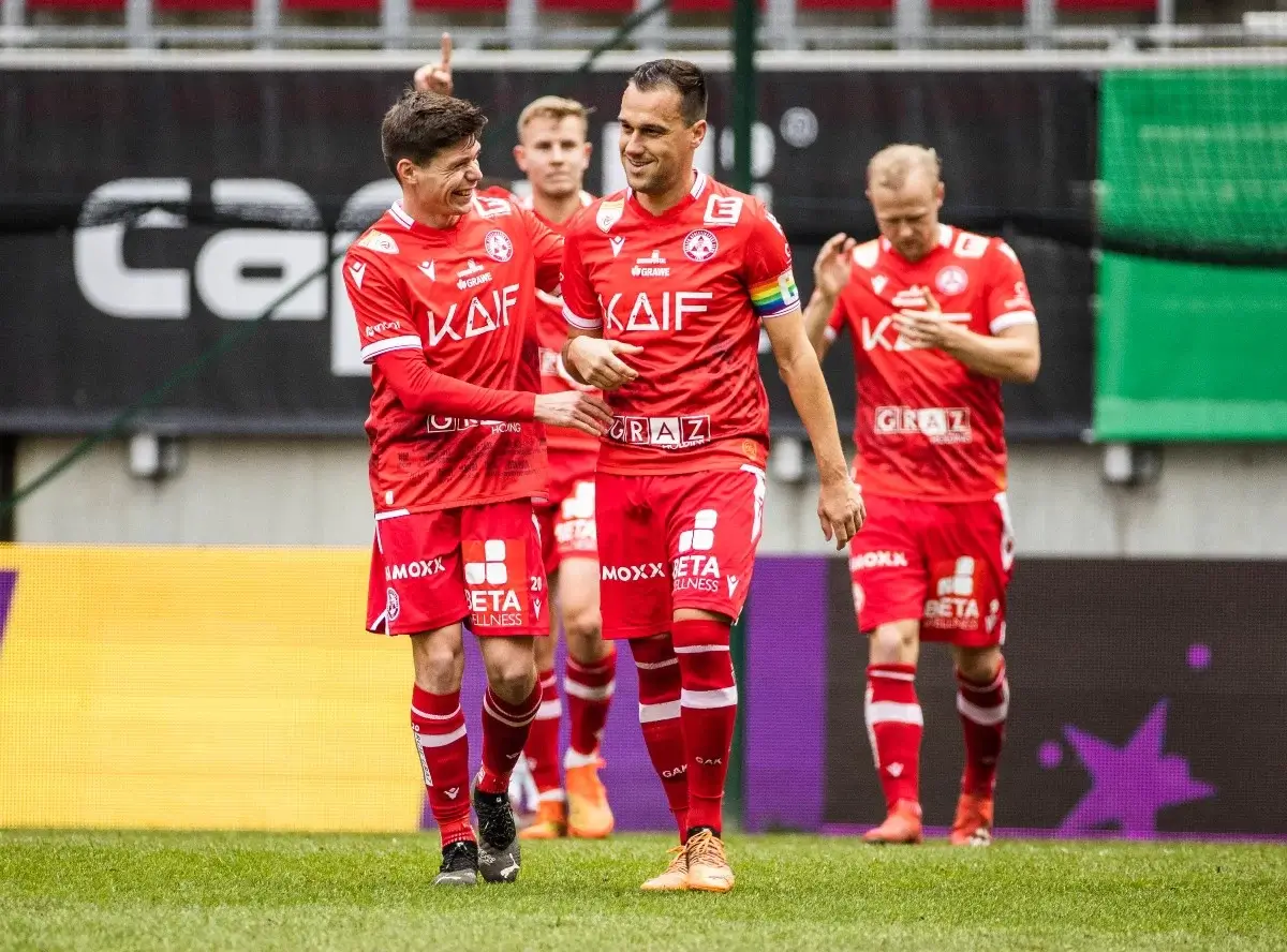 Ρισκάροντας στη δεύτερη Αυστρίας