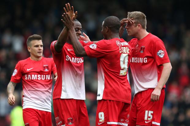 Τα τέσσερα έγιναν έξι