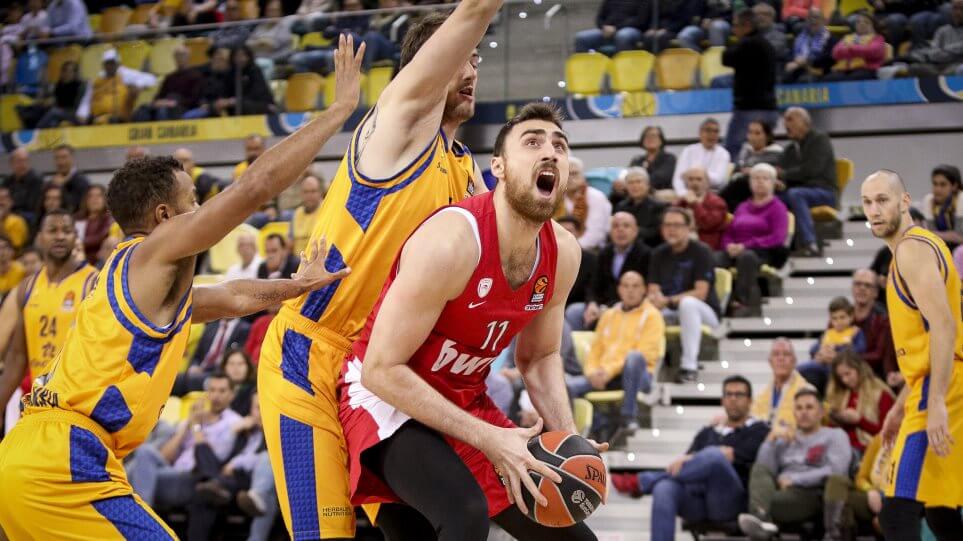 Κολώνες ο “Μίλου” και οι επιθέσεις