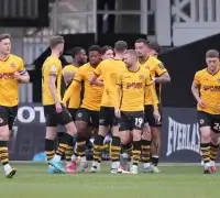 Τριπλέτα αουτσάιντερ & δυάδα με γκολ