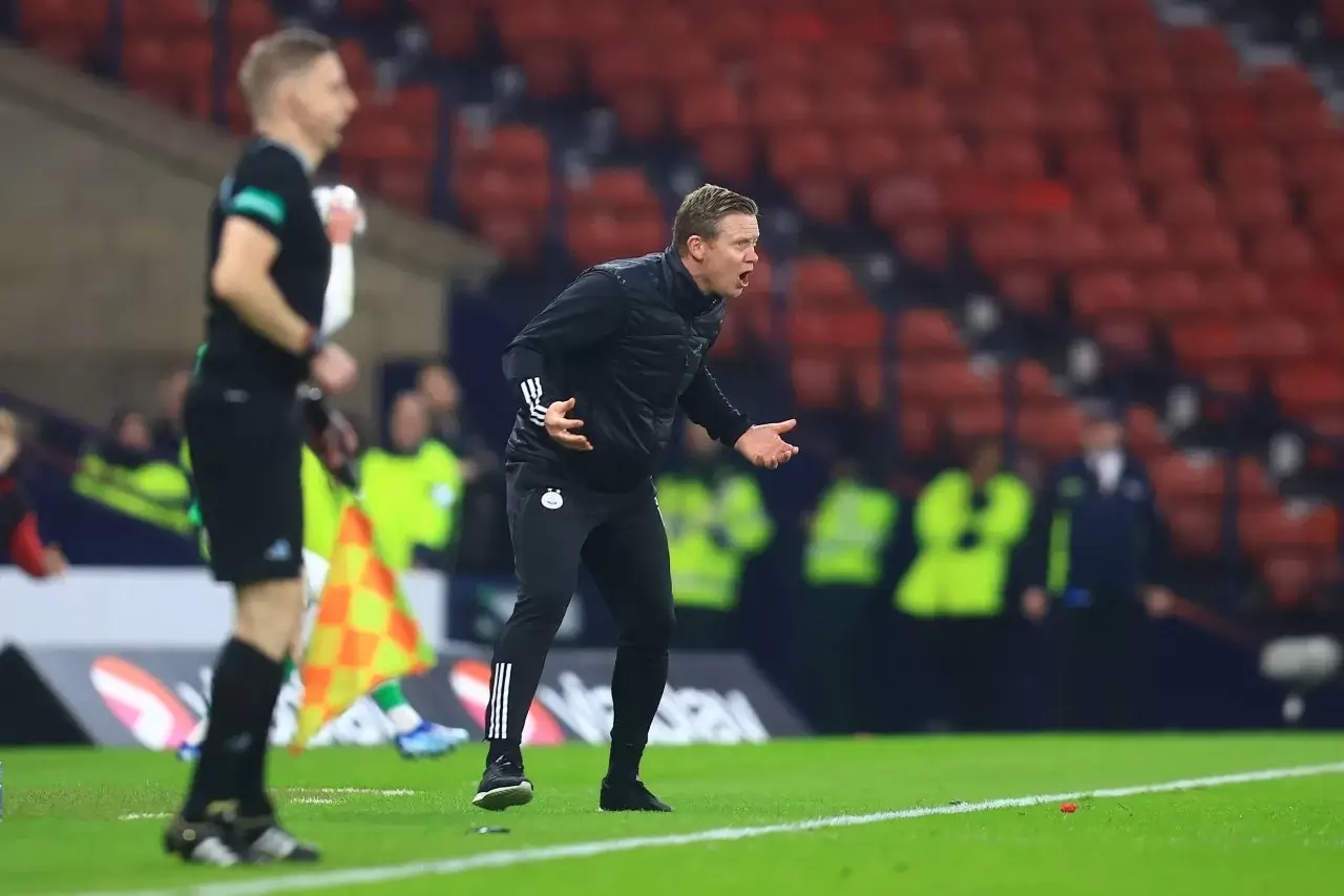 Οι δηλώσεις του Ντέβλιν, ο πανηγυρισμός του Μιόφσκι και ο Μπάρι Ρόμπσον