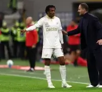 Με δύο αουτσάιντερ διπλά