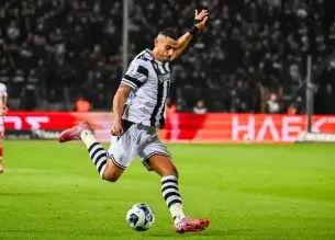 Γιακουμάκης ή Οζντόεφ; Η μάχη για τον πρώτο σκόρερ του ΠΑΟΚ!