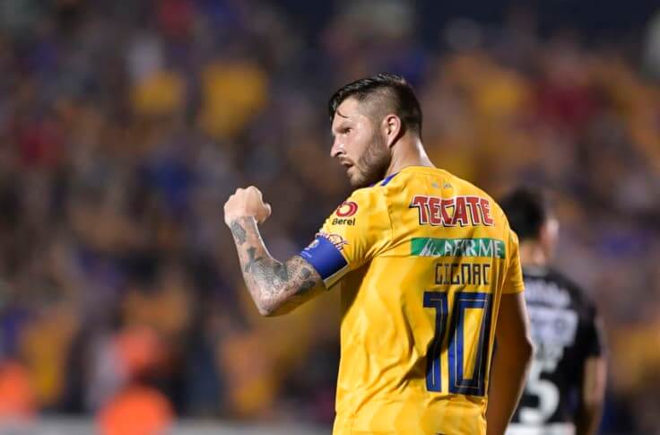 Μεταμεσονύκτιο παιχνίδι σε Κόπα Λιμπερταδόρες και Μεξικό