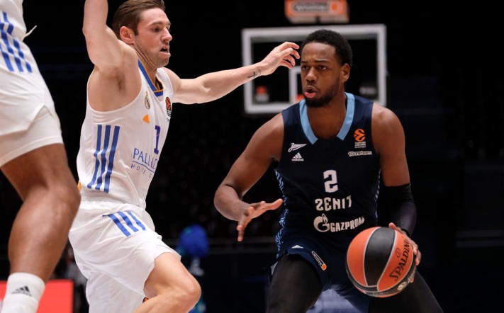 Με επιλογές από την Αγ. Πετρούπολη