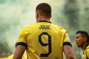 Τώρα που πήρε φόρα: Η απίστευτη απόδοση του Γιόβιτς για πρώτος σκόρερ!
