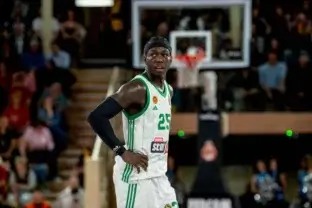 Απίθανη απόδοση για να βγει πρώτος σκόρερ ο Ναν