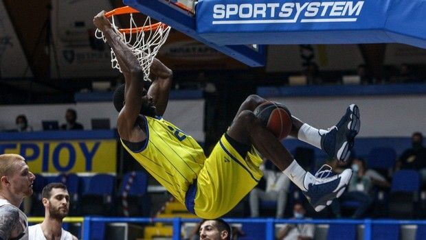 Με ένα μονό αποδεκτό και δύο δυάδες!