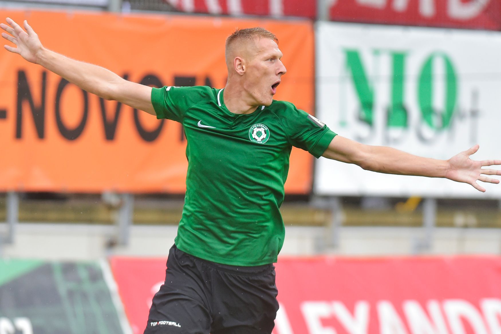 Φαβορί ανόδου σε απόδοση τριπλασιασμού