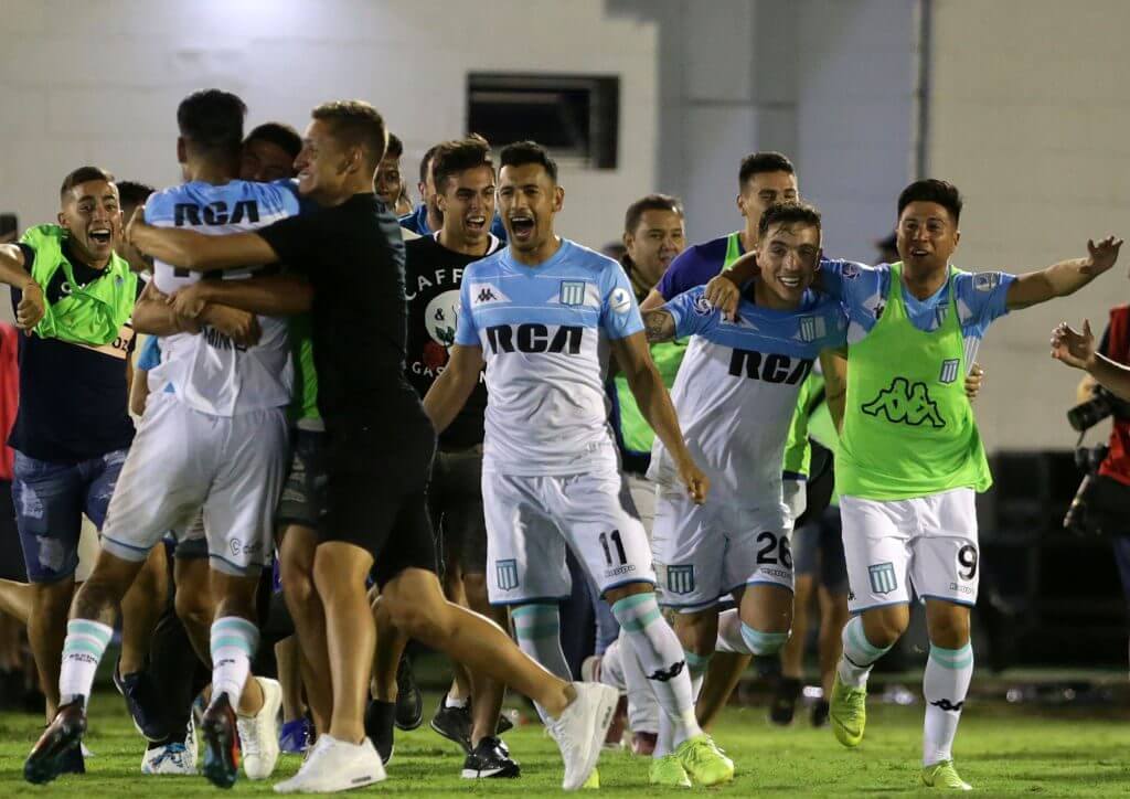 Με το βλέμμα στον ημιτελικό