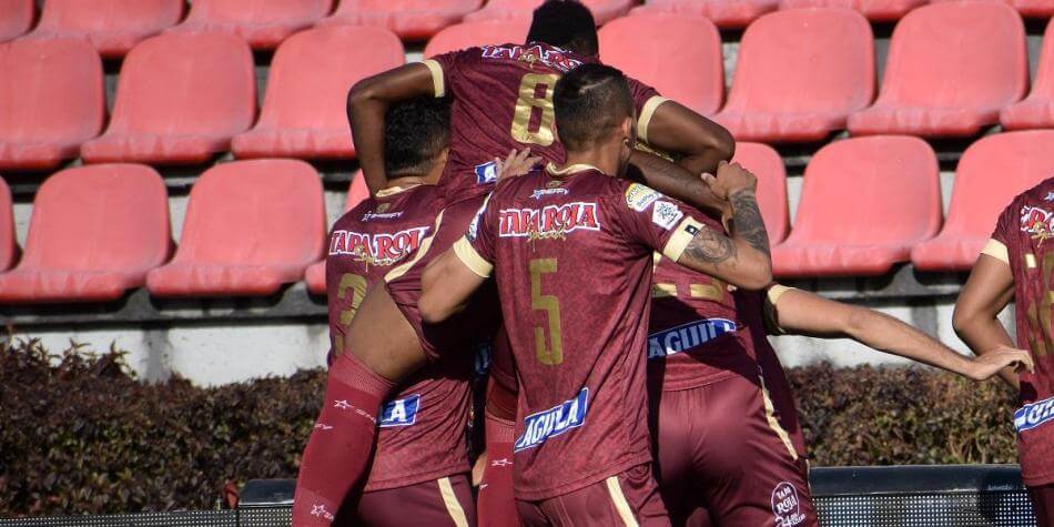 Δεν σταματάει πουθενά