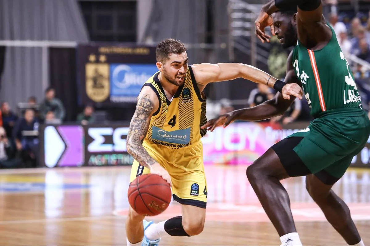 Ελληνική δυάδα τριπλασιασμού και γερμανικό κίνητρο