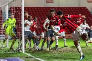 Τέσσερα σημεία από την Αγγλία